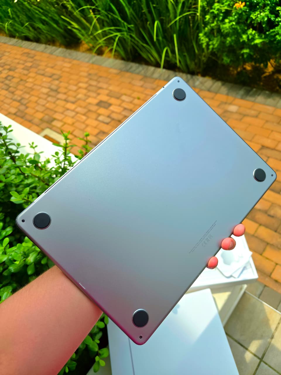 M2 MACBOOK AIR - 256GB - 8GB RAM - BOX+CHARGER