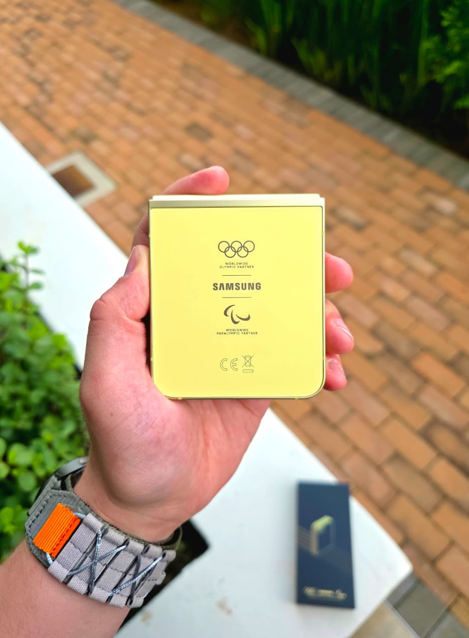 SAMSUNG Z FLIP 6 - 2024 FRENCH OLYMPICS EDITION (A+ GRADE)