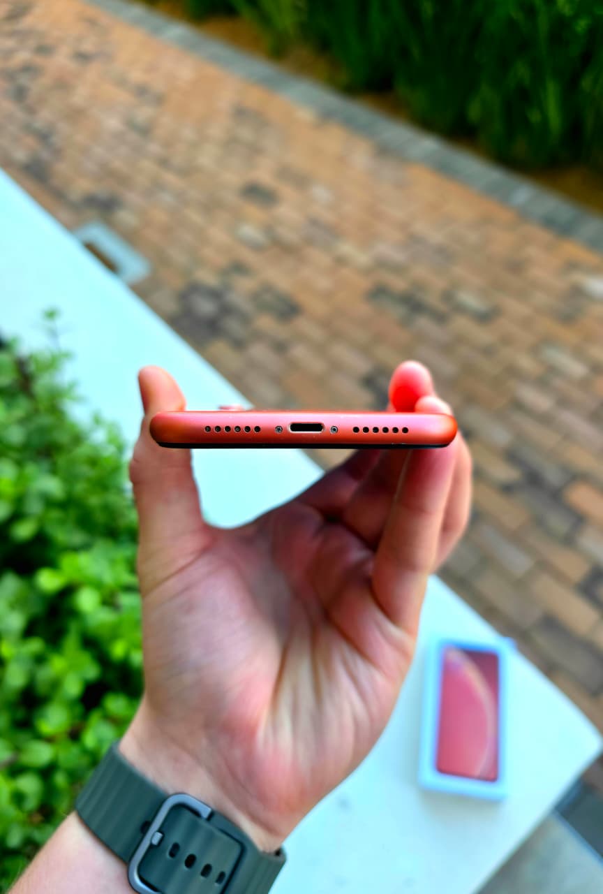 IPHONE XR - 64GB STORAGE - 100% BATTERY HEALTH - (A GRADE)